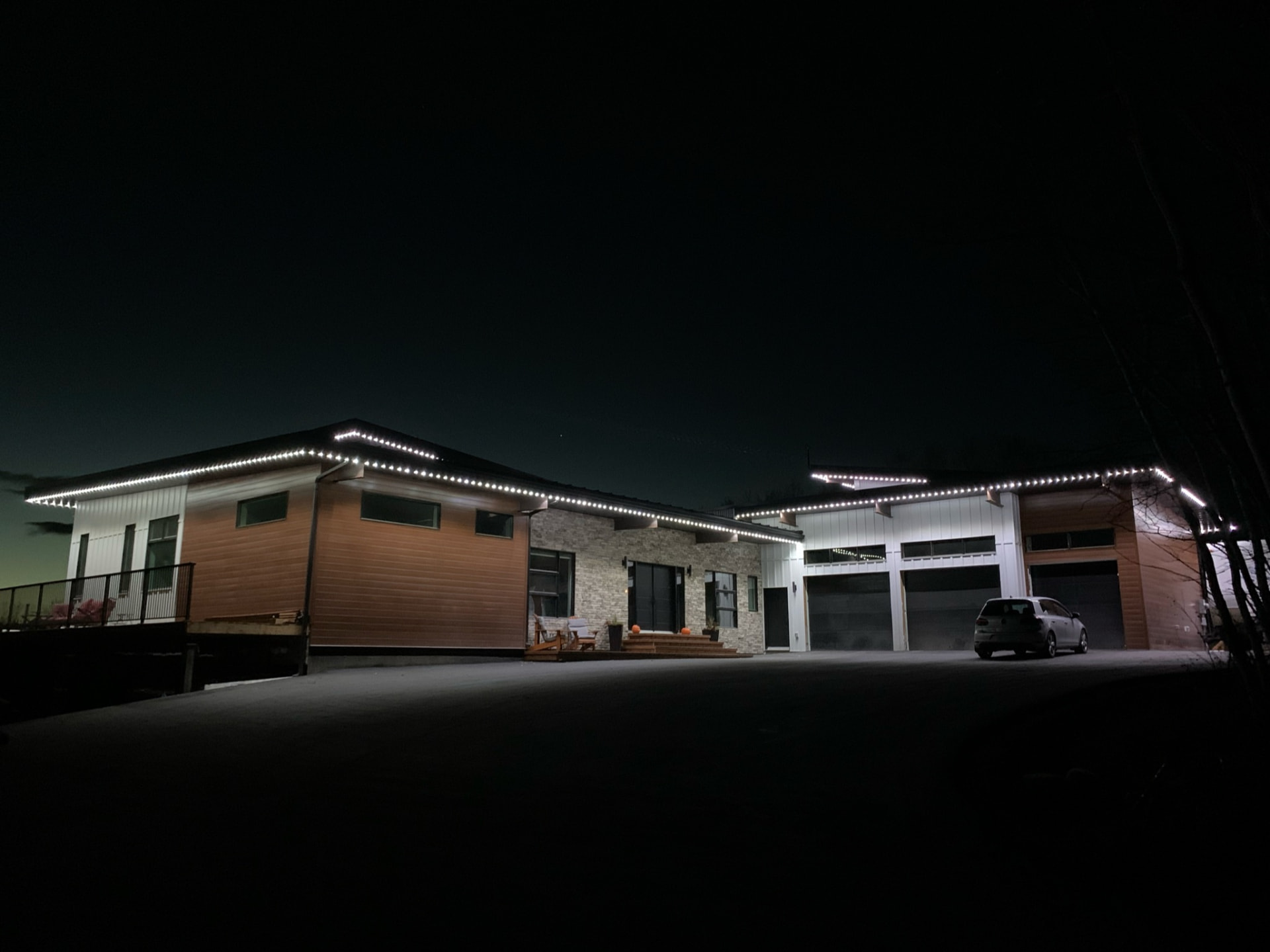 Acreage Home & Garage Bays